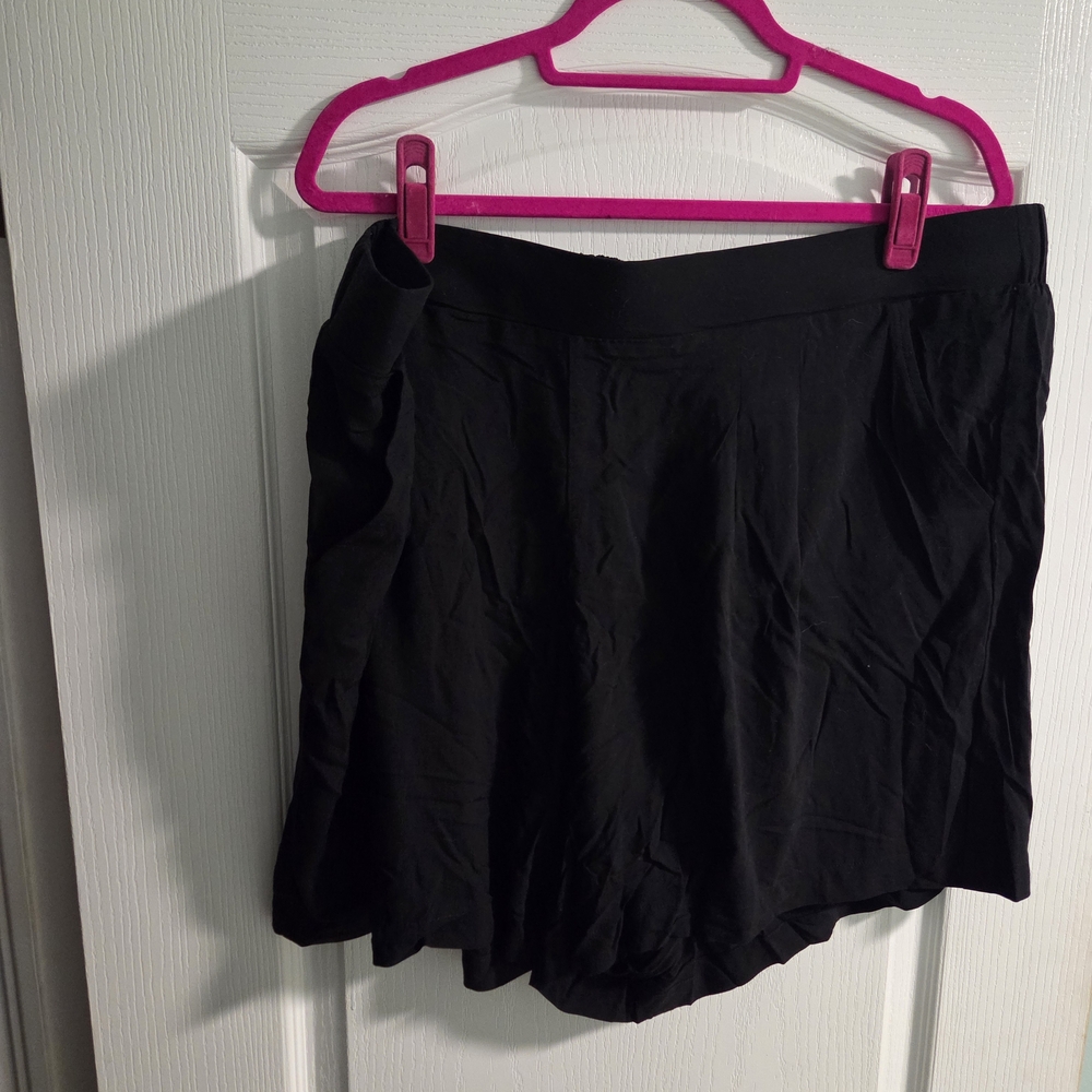 NWT Torrid 3.5 Inch Challis Short- Size 3x - Picture 5 of 9